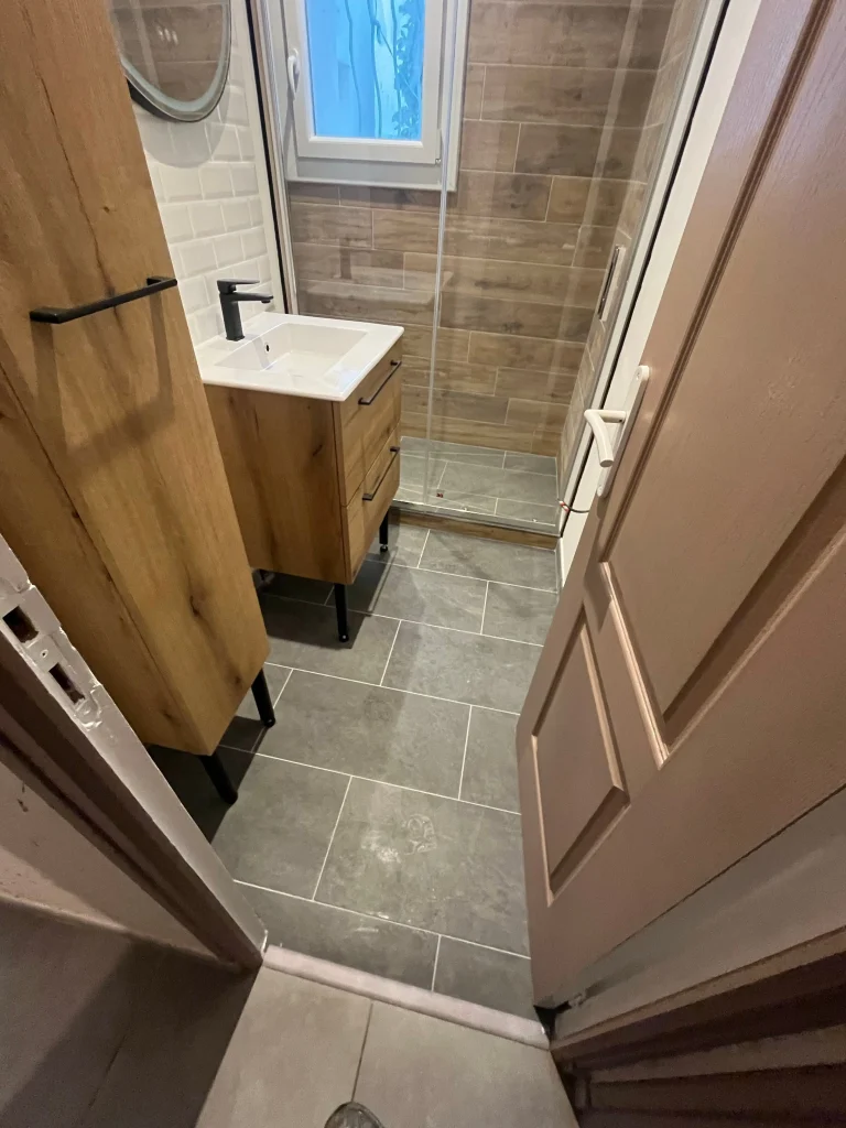 fin pose carrelage salle de bain anais