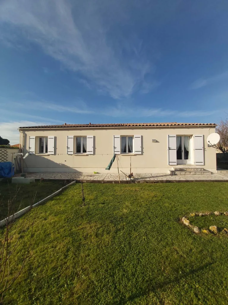 Maison avec panneaux solaires à Meschers sur Gironde