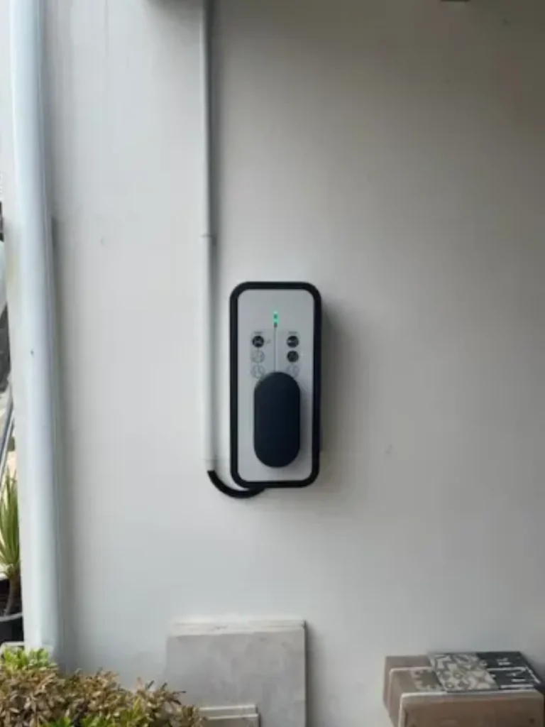 Installation borne de recharge – La Rochelle - photo 3