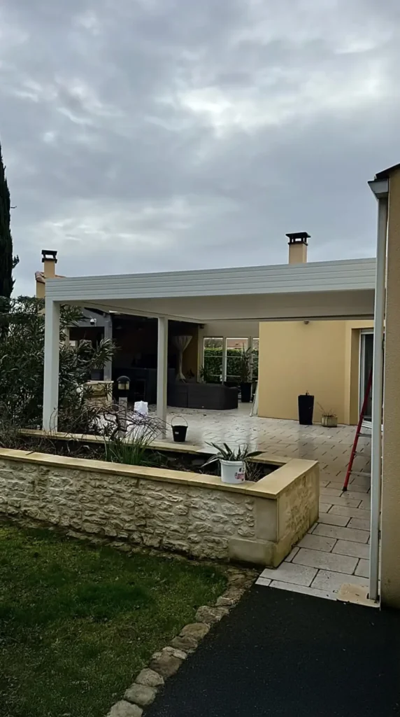 Pergola Closura au-dessus de la terrasse, vue de côté