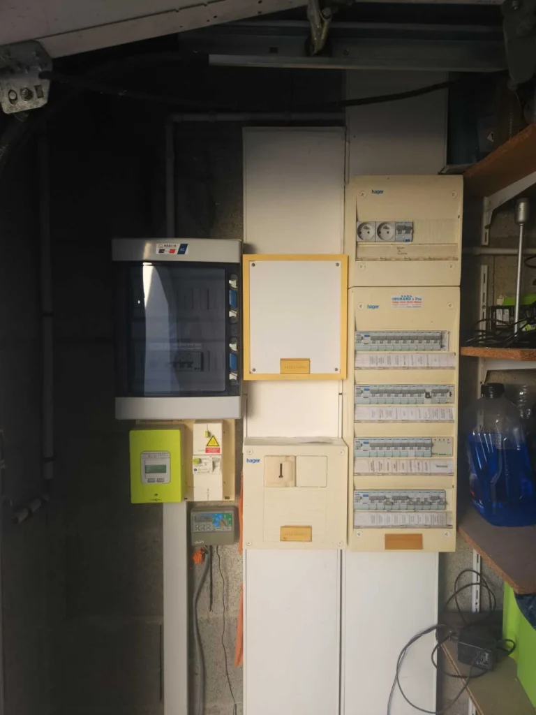 Installation borne de recharge + panneaux solaires – Angliers (17) - photo 3