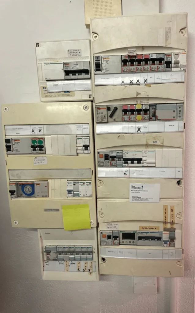 Mise en conformité électrique d’un magasin à La Rochelle - photo 1
