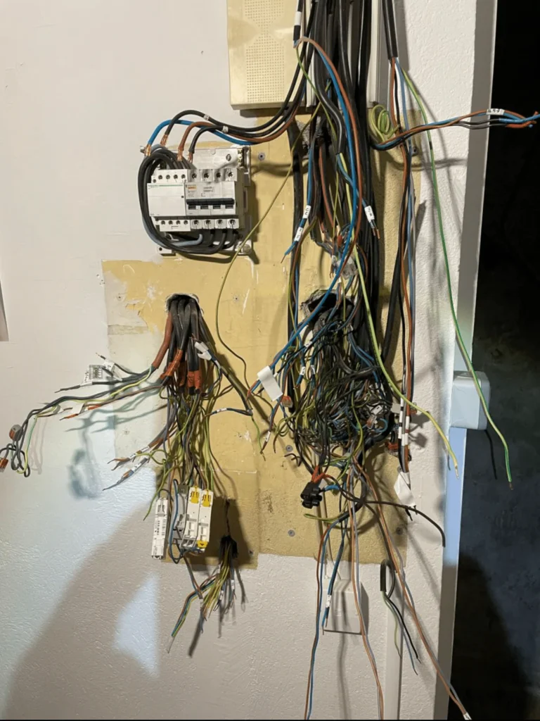 Mise en conformité électrique d’un magasin à La Rochelle - photo 2