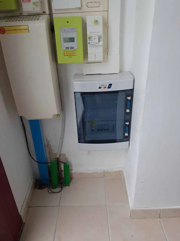 Installation de panneaux solaires à Lussant (près de Rochefort) - photo 2